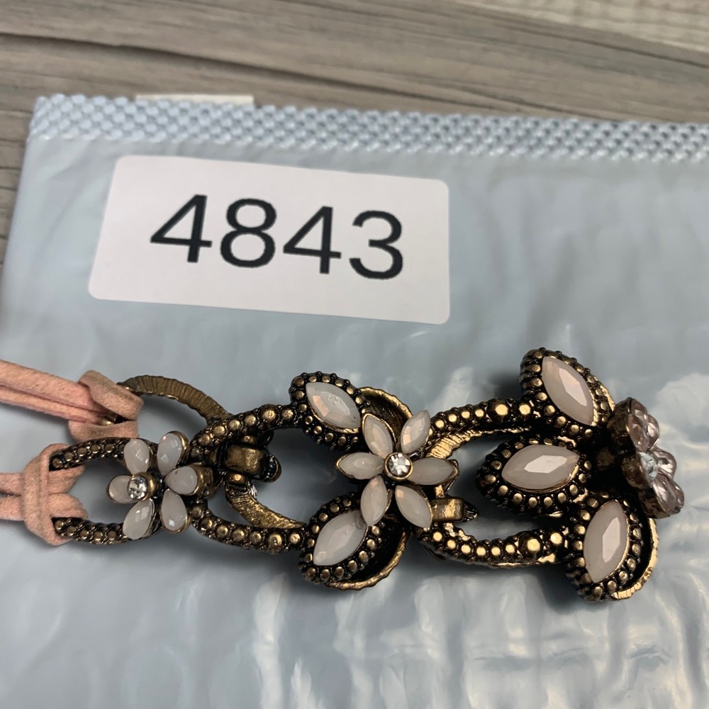 Pink Faux Suede Floral Choker Necklace Bronze Tone White Flower Rhinestone 12in - Picture 7 of 7
